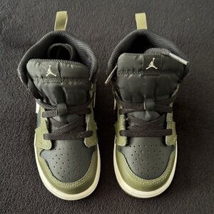 Jordan Air Force 1 mid 9c Olive and Black Sneakers